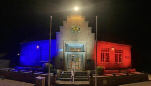 <font dir="auto" style="vertical-align: inherit;"><font dir="auto" style="vertical-align: inherit;">Maison</font></font> Éclairage architectural sur bâtiment public