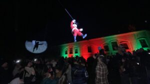 <font dir="auto" style="vertical-align: inherit;"><font dir="auto" style="vertical-align: inherit;">Maison</font></font> Descente du Père Noël